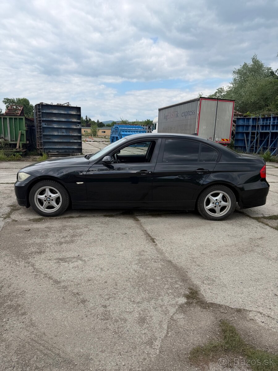 Rozpredám BMW 318i - 2