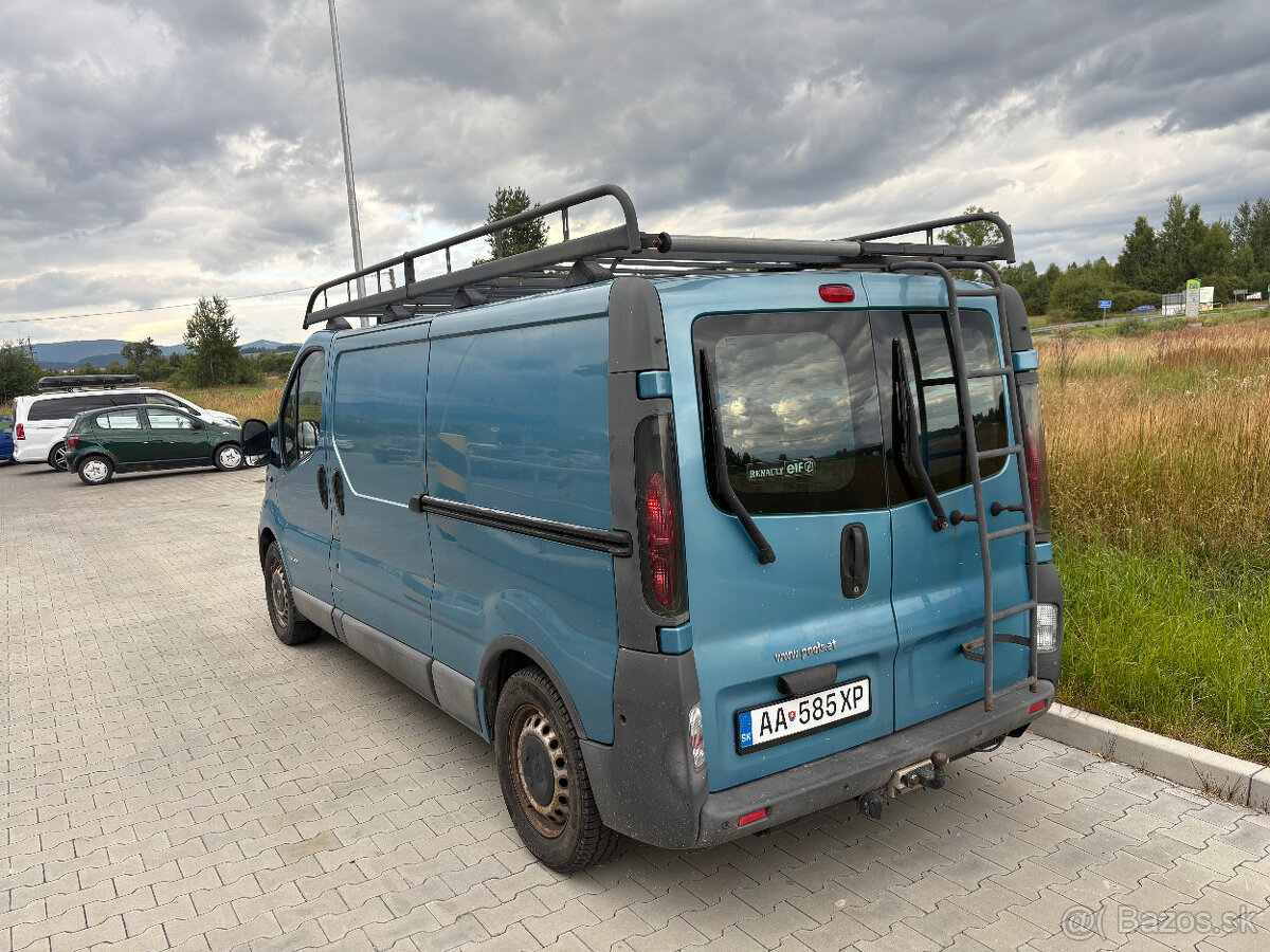RENAULT TRAFIC II - 2