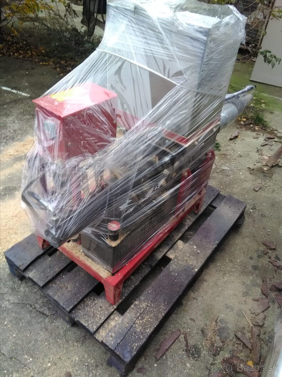 Prodám Briketovaci lis BRIKLIS Profi lis Home - 2