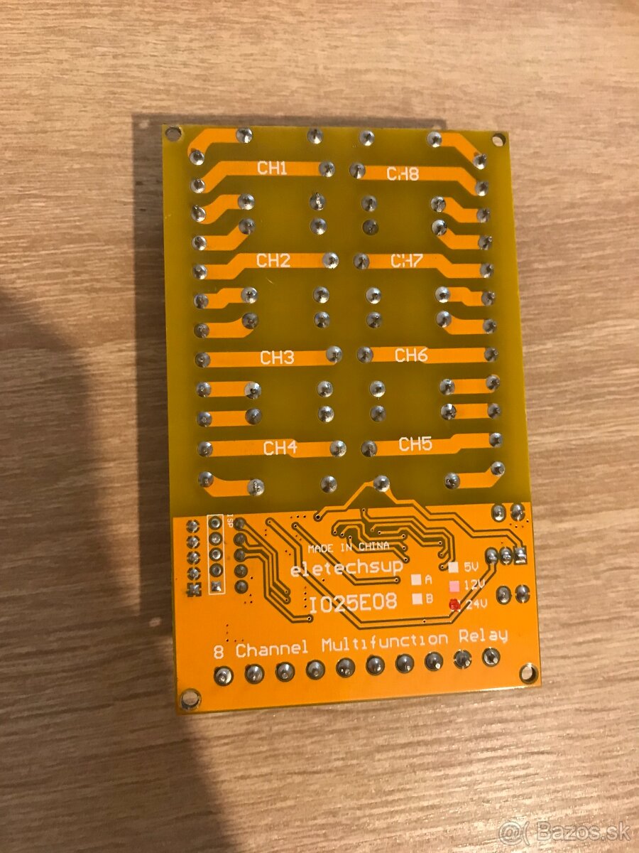 8 kanálová multifunkčná relé doska - 2
