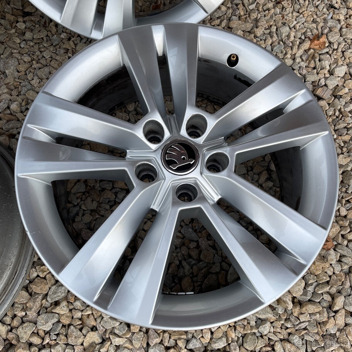 hliníkove disky skoda 5x112 r17 - 2