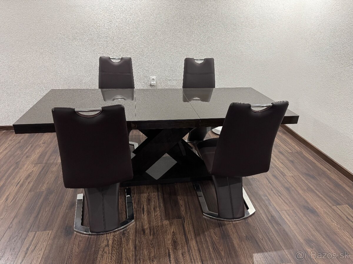 Veľký jedálenský stôl - 2