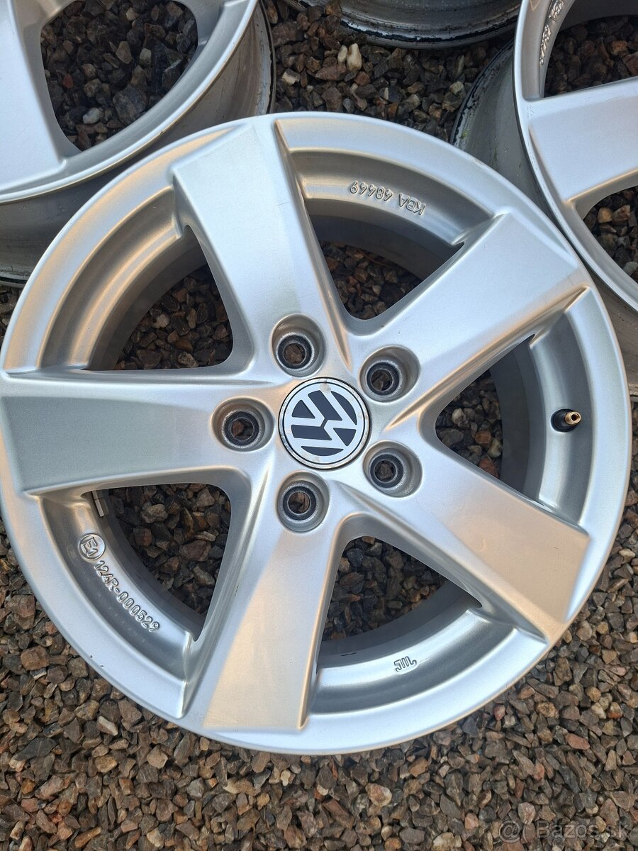 R15 Volkswagen Original top stav - 2