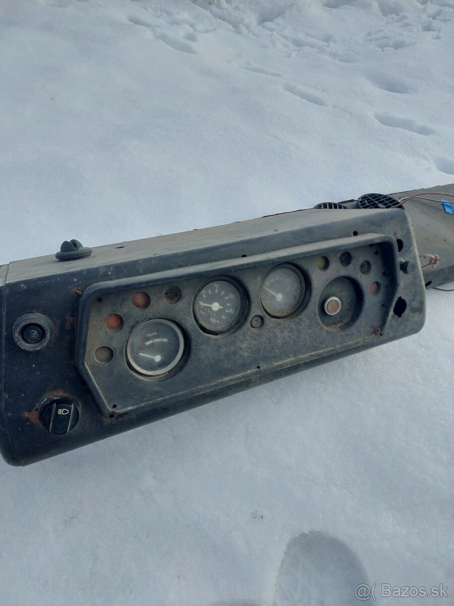 Prístrojovka Multicar - 2