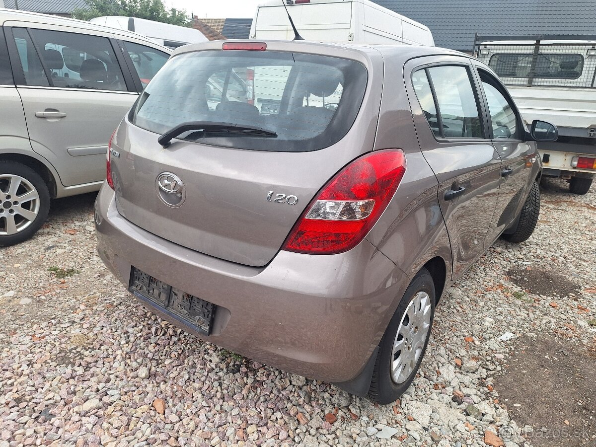 HYUNDAI I20 BENZIN KLÍMA ROK 2012 - 2