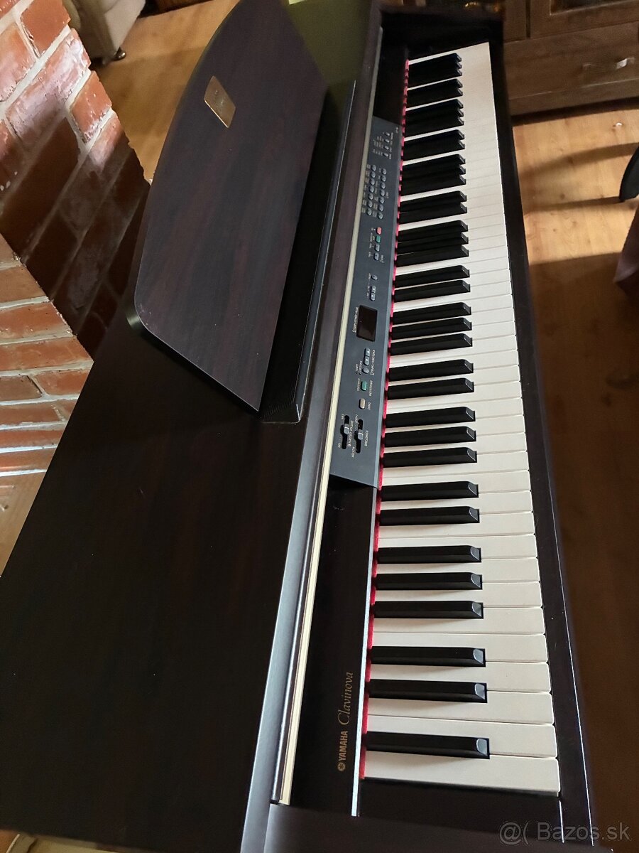 Klavír YAMAHA Clavinova model CLP-120 - 2