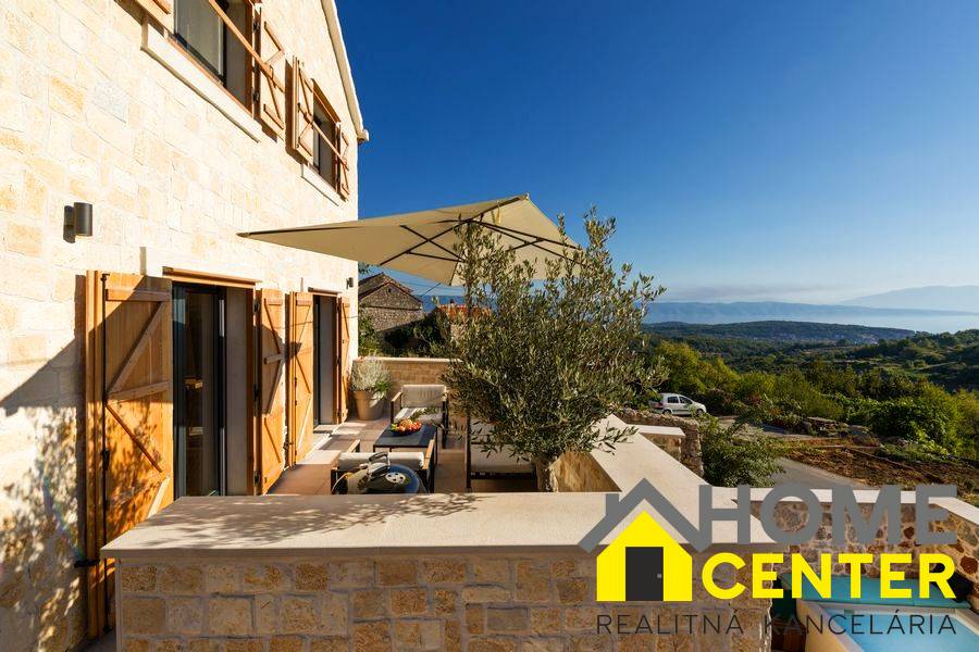 NA PREDAJ LUXUSNÁ kamenná vila / 250 m² / na ostrove HVAR - 2