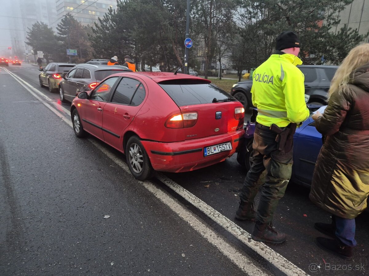 Predám havarovany seat leon 1.4 16v - 2