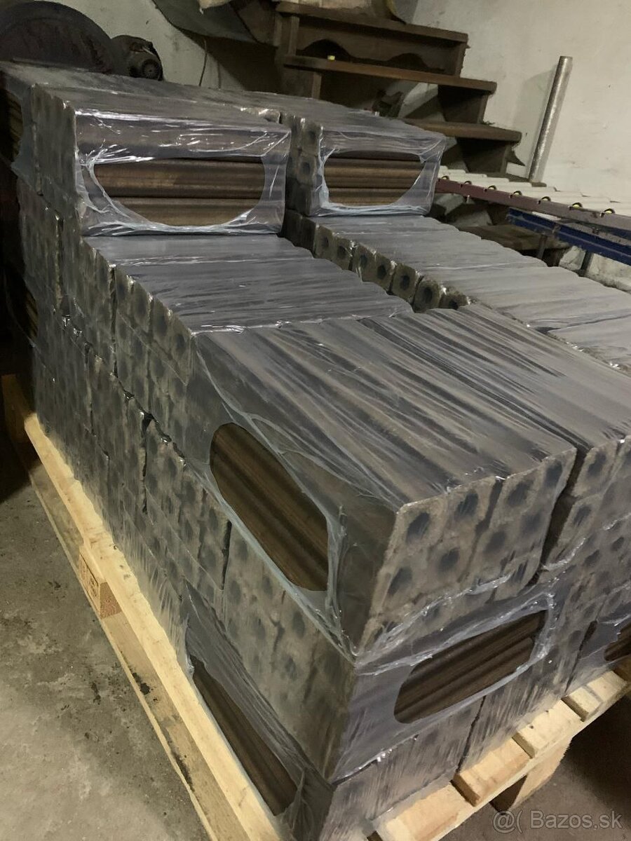 Pini Kay brikety – tvrdé drevo, čisté horenie - 2