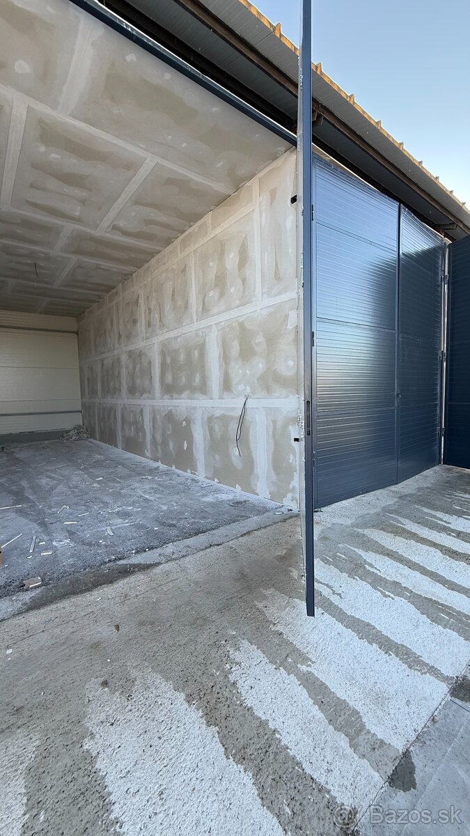 Ponúkam Vám do prenájmu priestranné garáže v Leviciach. - 2