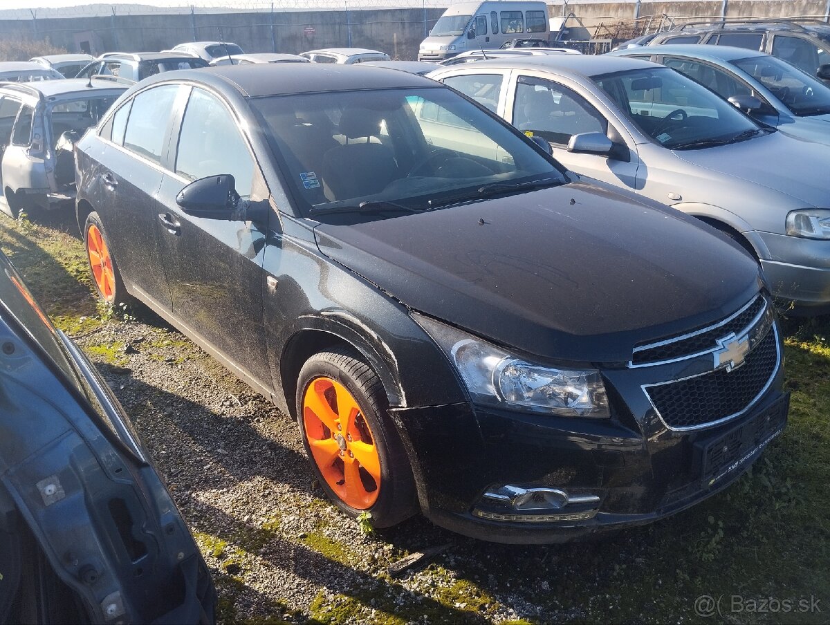 Chevrolet Cruze 1.8i 104 Kw ROZPREDÁM - 2