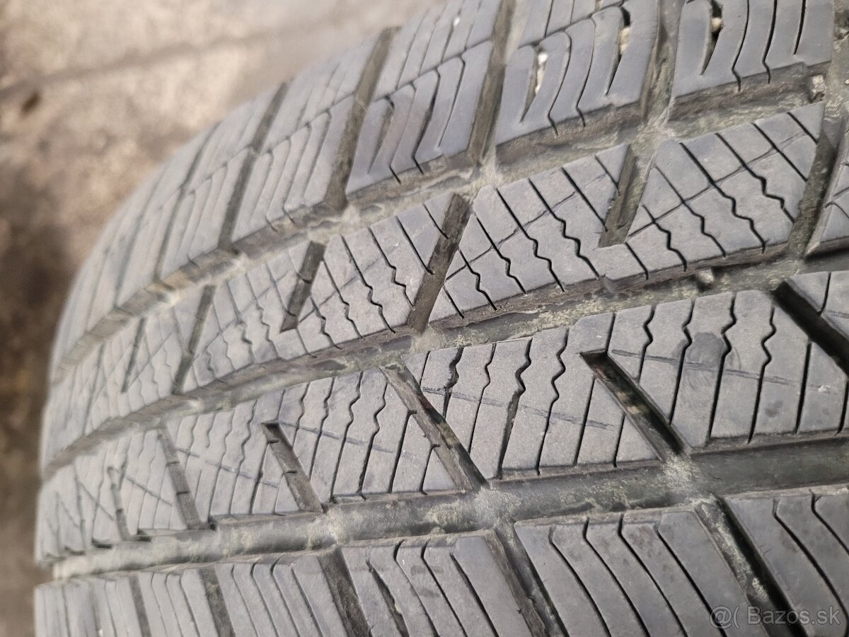 Predám 4x Barum 205/55/R16/H - zimné - málo jazdené - 2