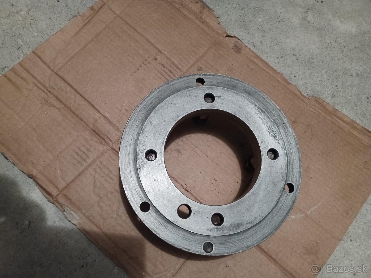 Príruba na 250 skľučovadlo. - 2