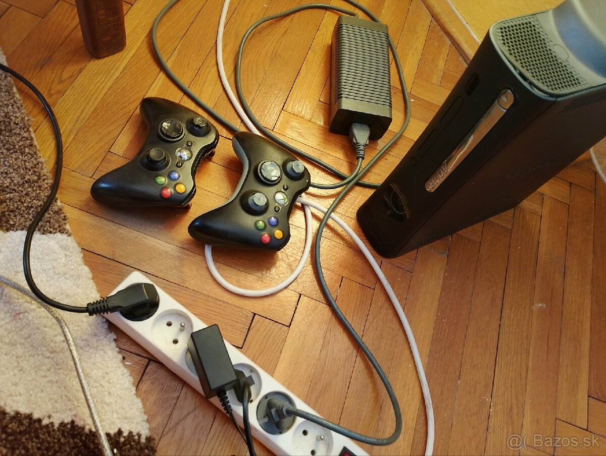 Predám Xbox 360 konzolu - 2