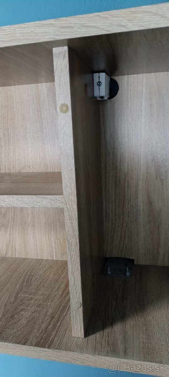 Nástenná skrinka - 2