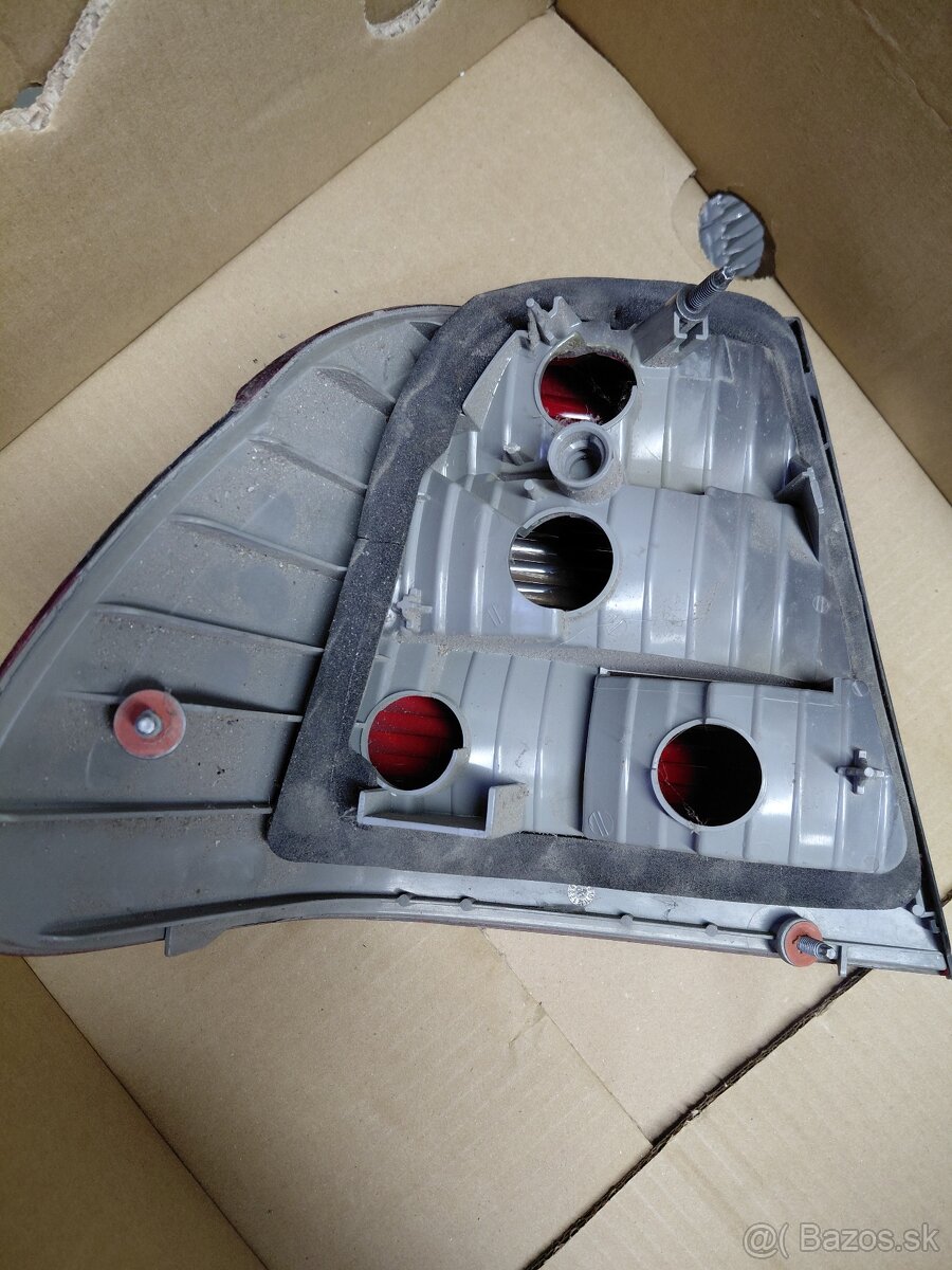 Zadné svetlo - 2