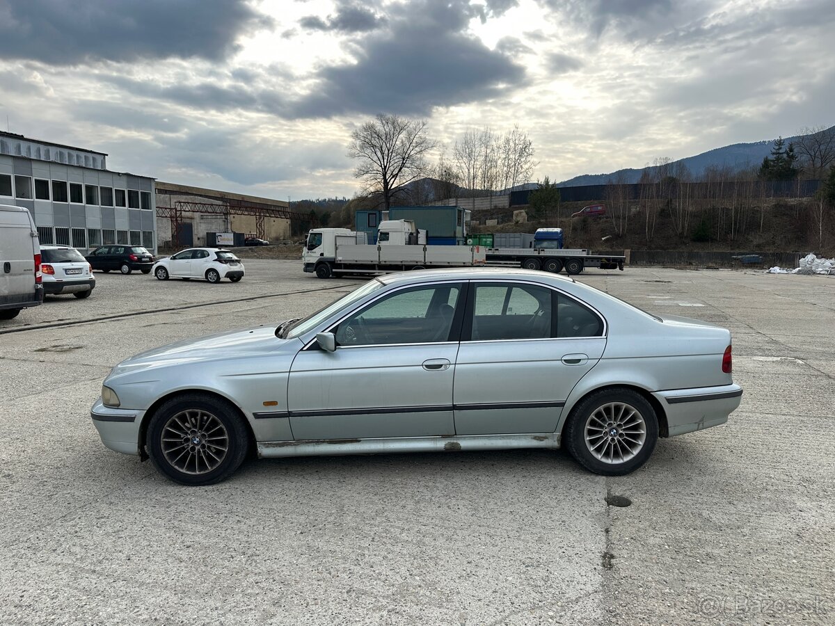 Rozpredam E39 525 tds - 2