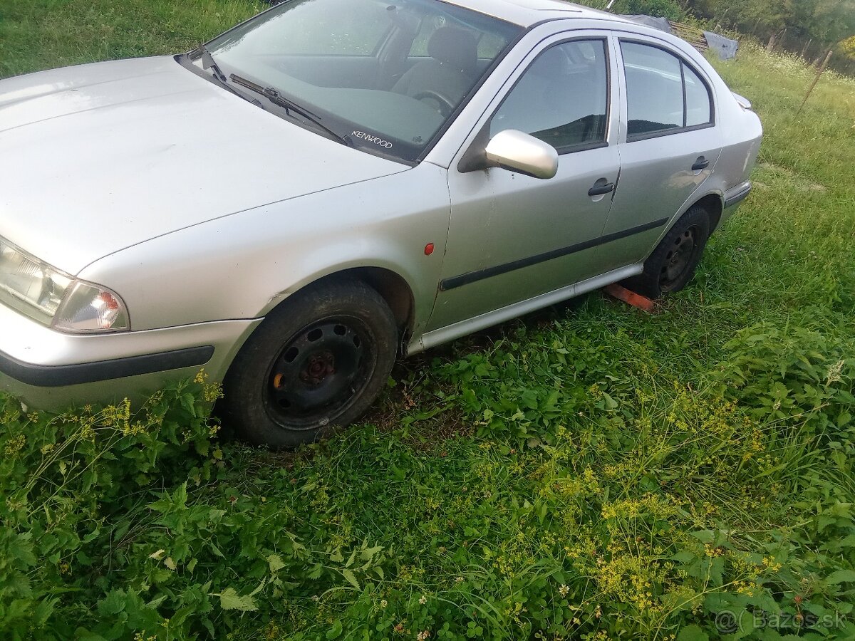 Octavia 1 1.8 benzín - 2