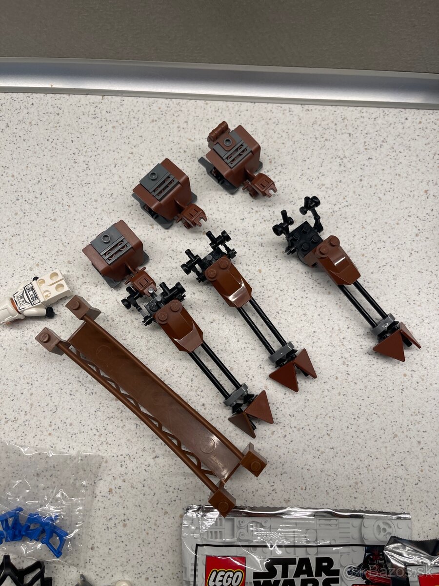 Lego figurky a doplňky - 2
