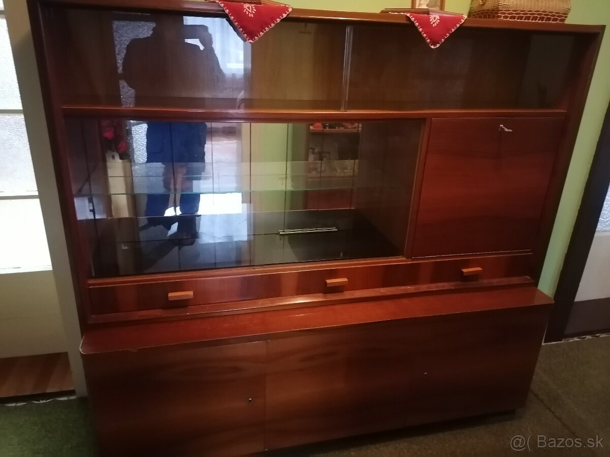 Skriňa sekretár - 2