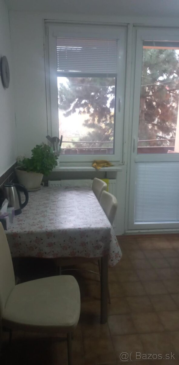 Prenájom 3izboveho bytu - 2