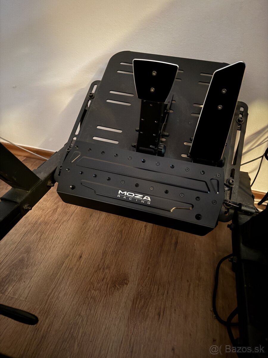 Next Level Racing+Moza SRP - 2