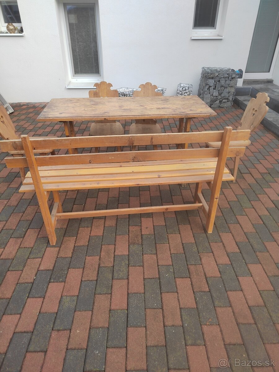 Stôl a stoličky - 2