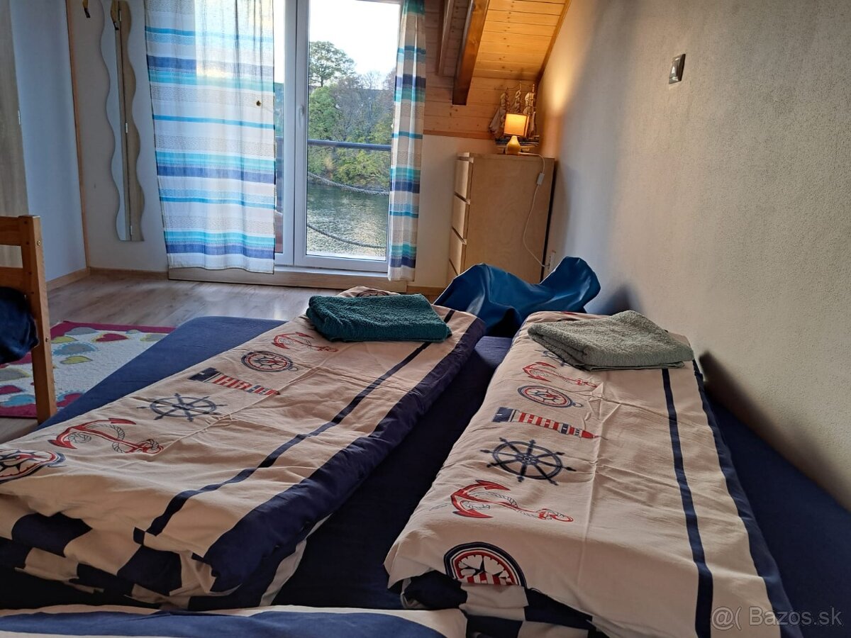 Chata pri Veľkom Kolpašskom jazere v obci Banský Studenec - 2