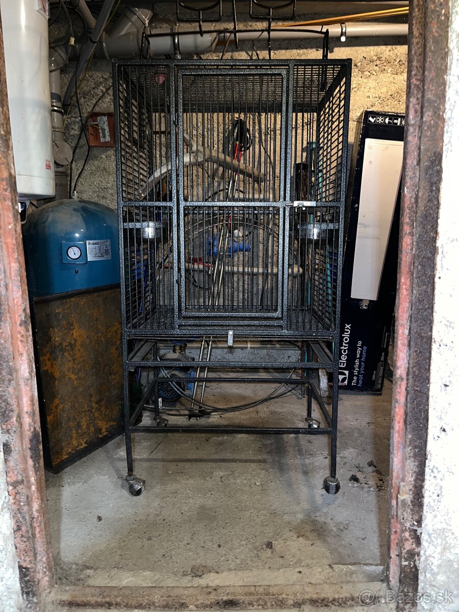 Klietka pre papagaje. - 2