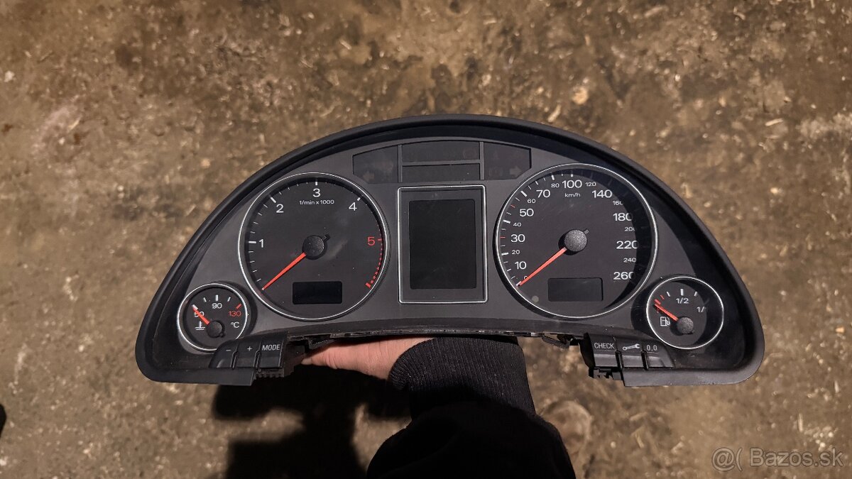 Audi A4 B7 farebný tachometer - 2
