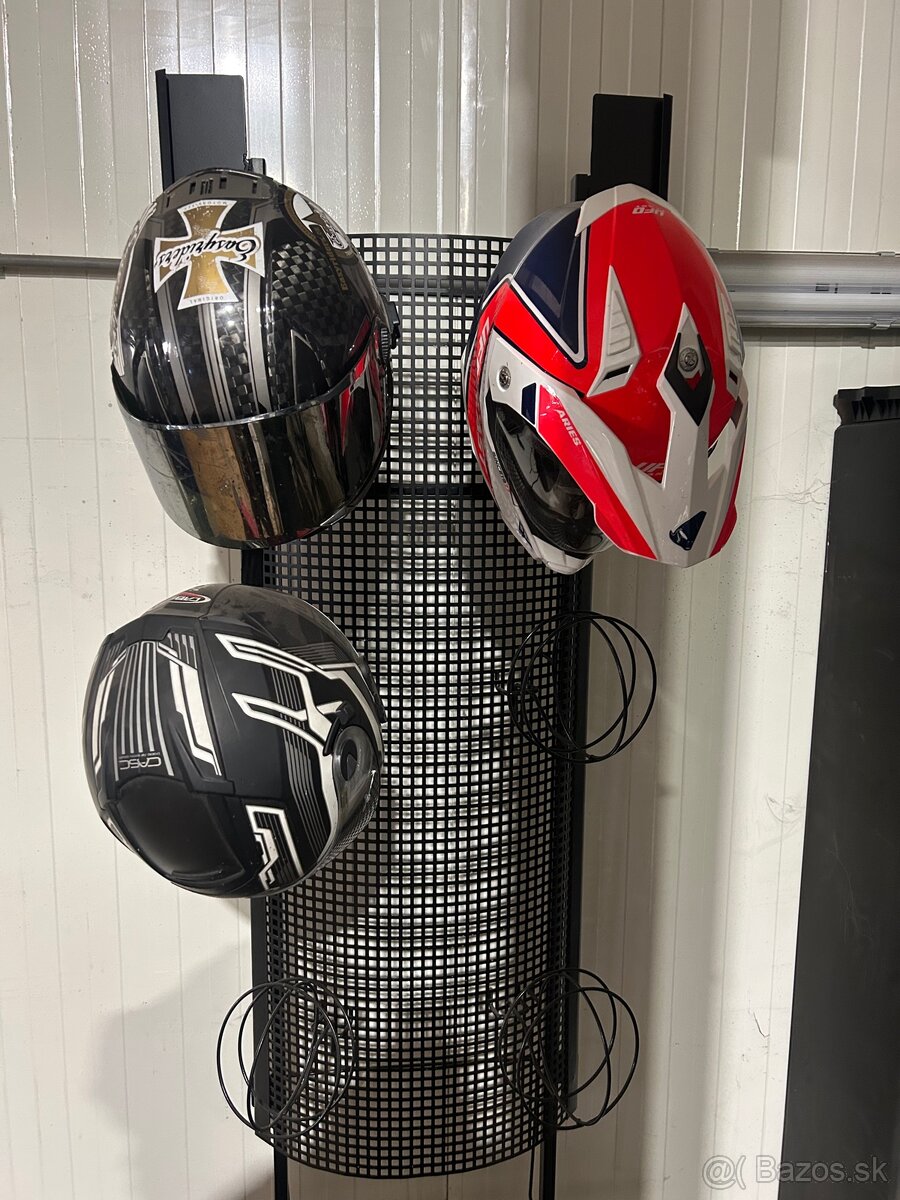 Stojan na prilby - 2