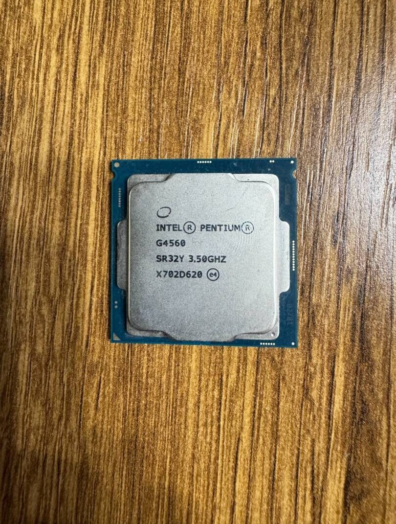 Predám procesor Intel Pentium G4560 SR32Y 3.50GHz do PC. - 2