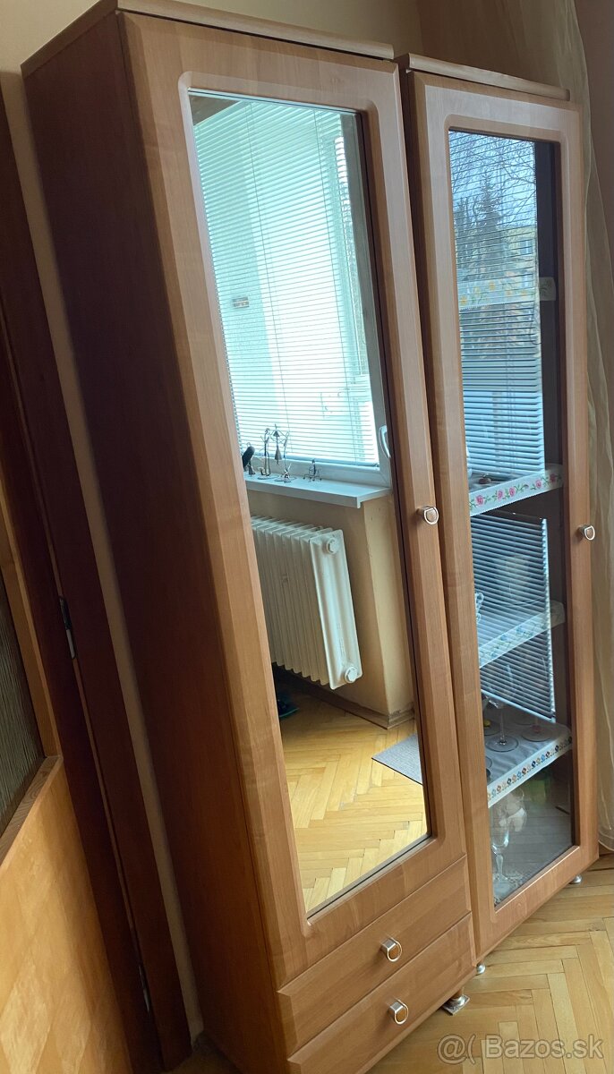 Predám 3 zachovalé skrine - 2