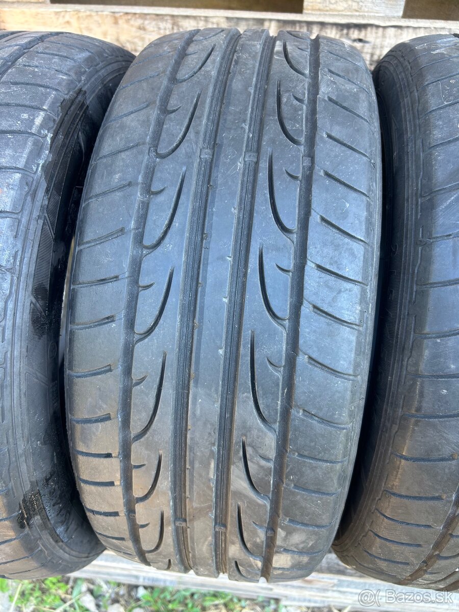 Dunlop 215/45/16”-86H - 2