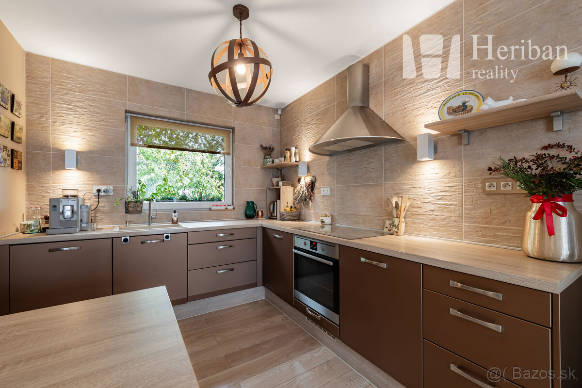 4-izb.rodinný dom s 8,2 ár.pozemkom, Vajkovce, Slnečná stráň - 2