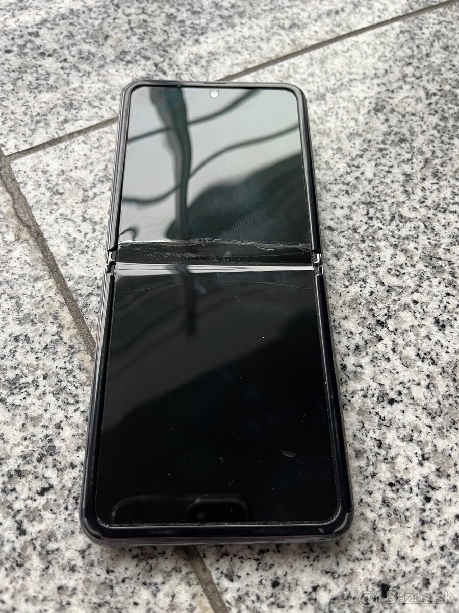 Samsung Galaxy Z Flip 5G – 256 GB - 2