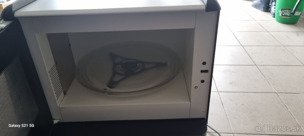 Mikrovlnka Whirlpool - 2