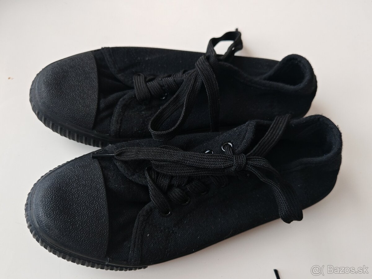 Čierne šnúrovacie plátenky - 2