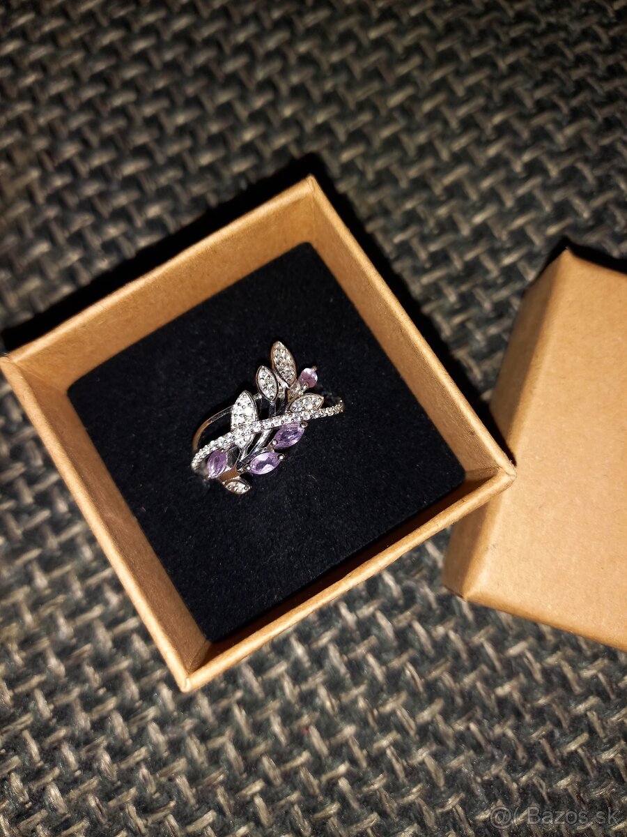 Strieborný prsteň s drahokamom - 2