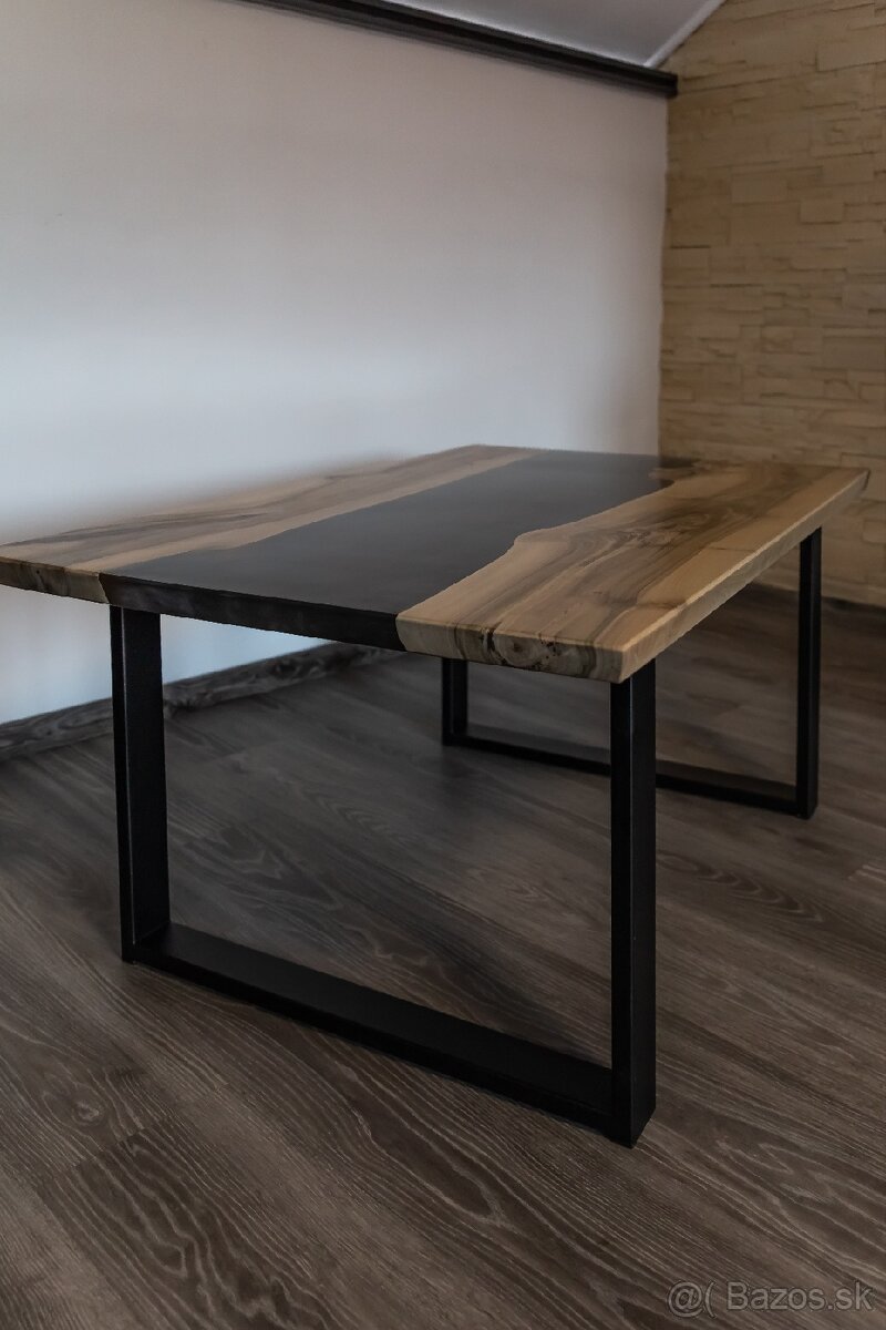 Konferenčný epoxidovy stolík - 2