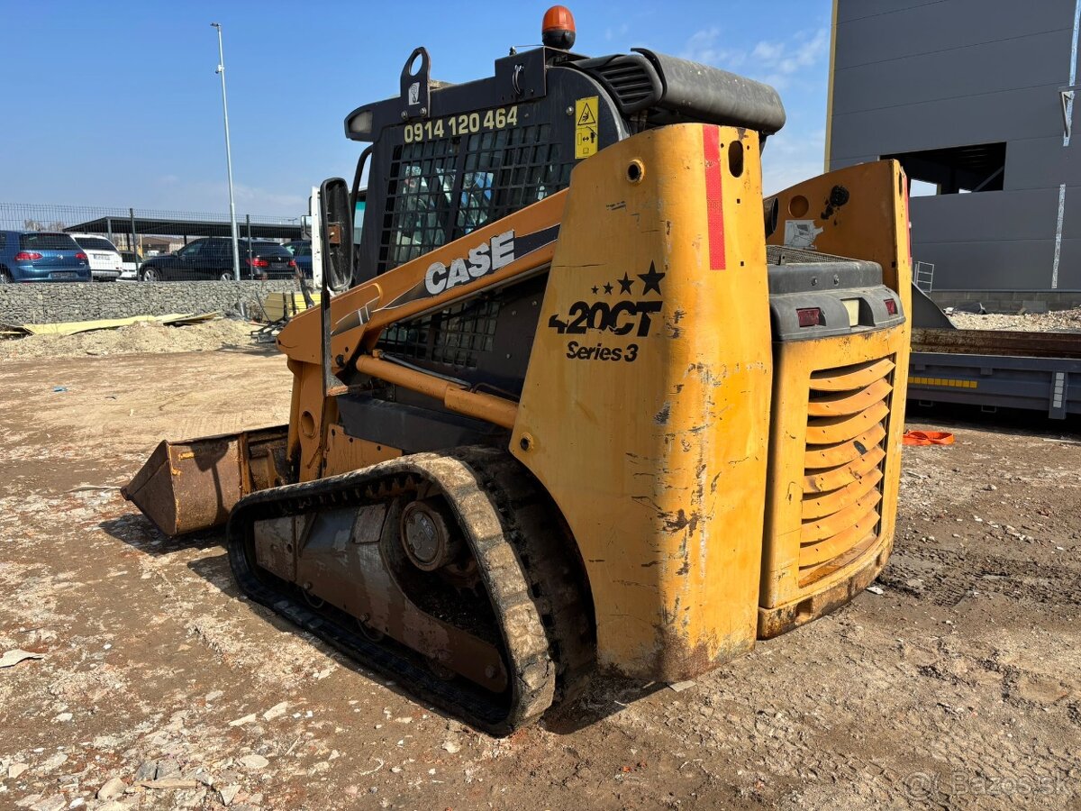 Predám pásový nakladač CASE 420CT Series 3 - 2