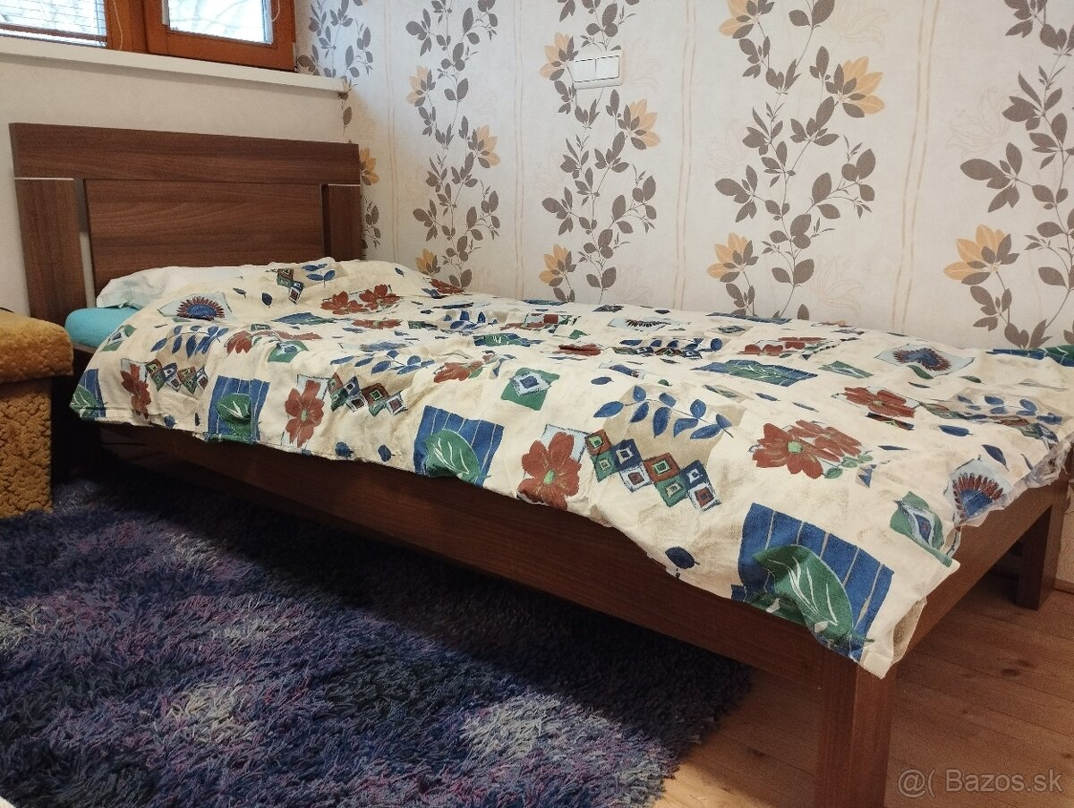 Drevené postele – 2 ks, možnosť rozloženia - 2