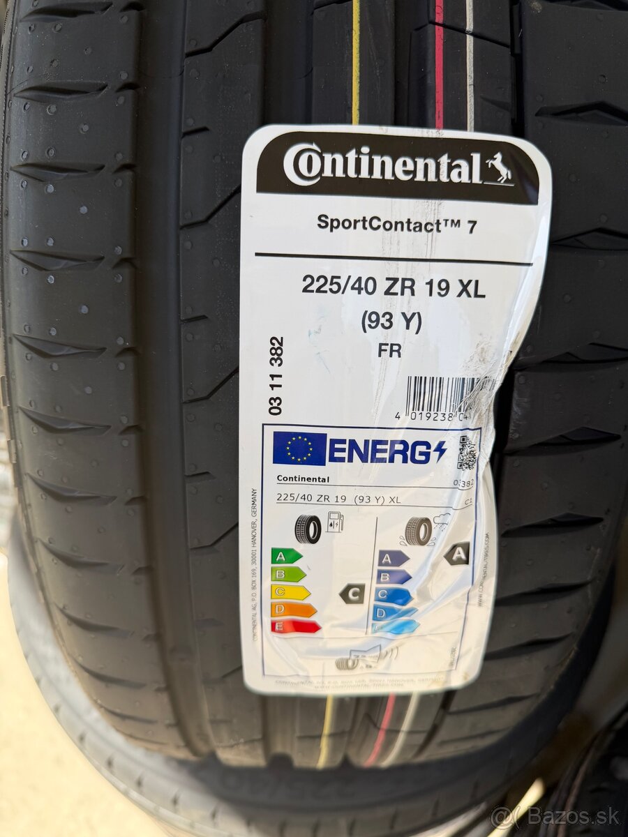Letne pneumatiky 225/40 R19 - 2