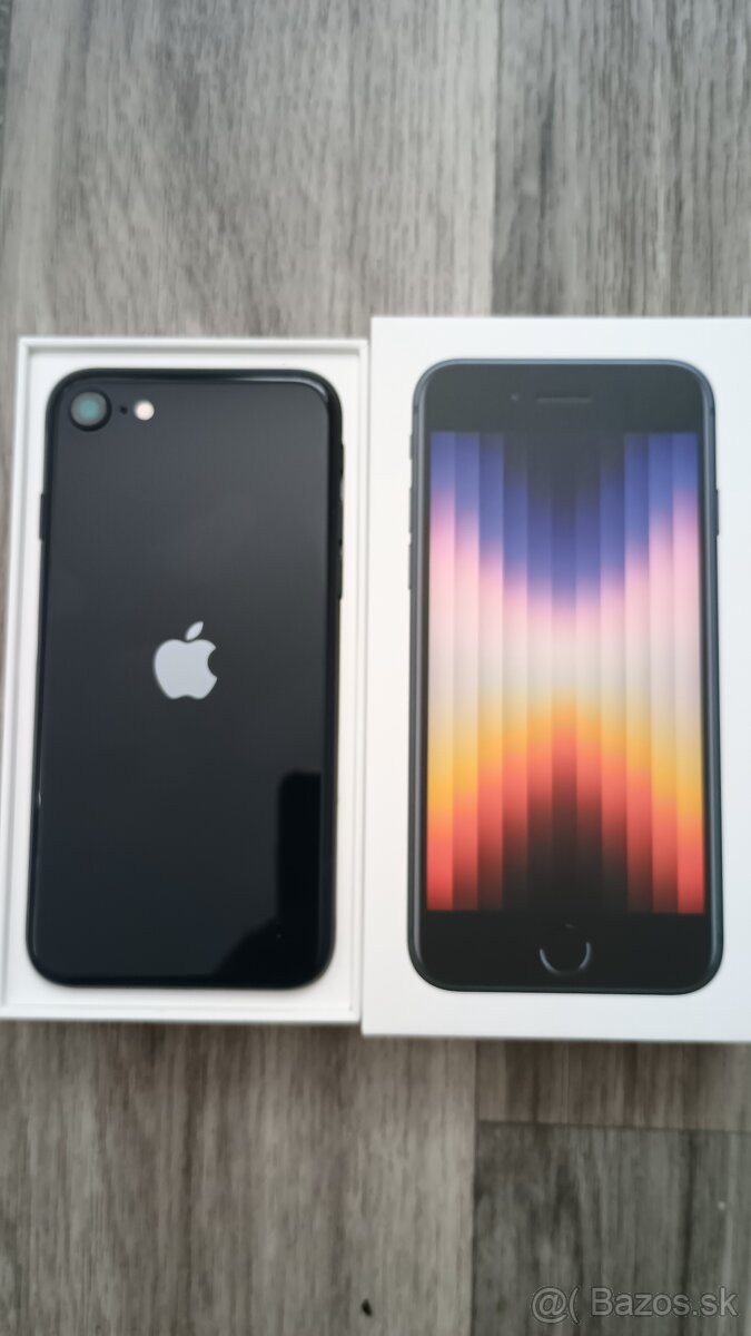 iPhone SE 2022 - 64GB + kable + sluchadla - 2