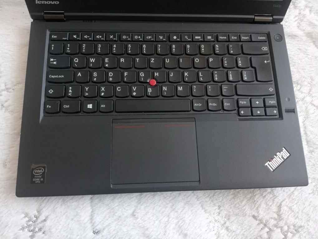 predám Lenovo thinkpad T440p , Intel core i5 , 8gb ram ,ssd - 2