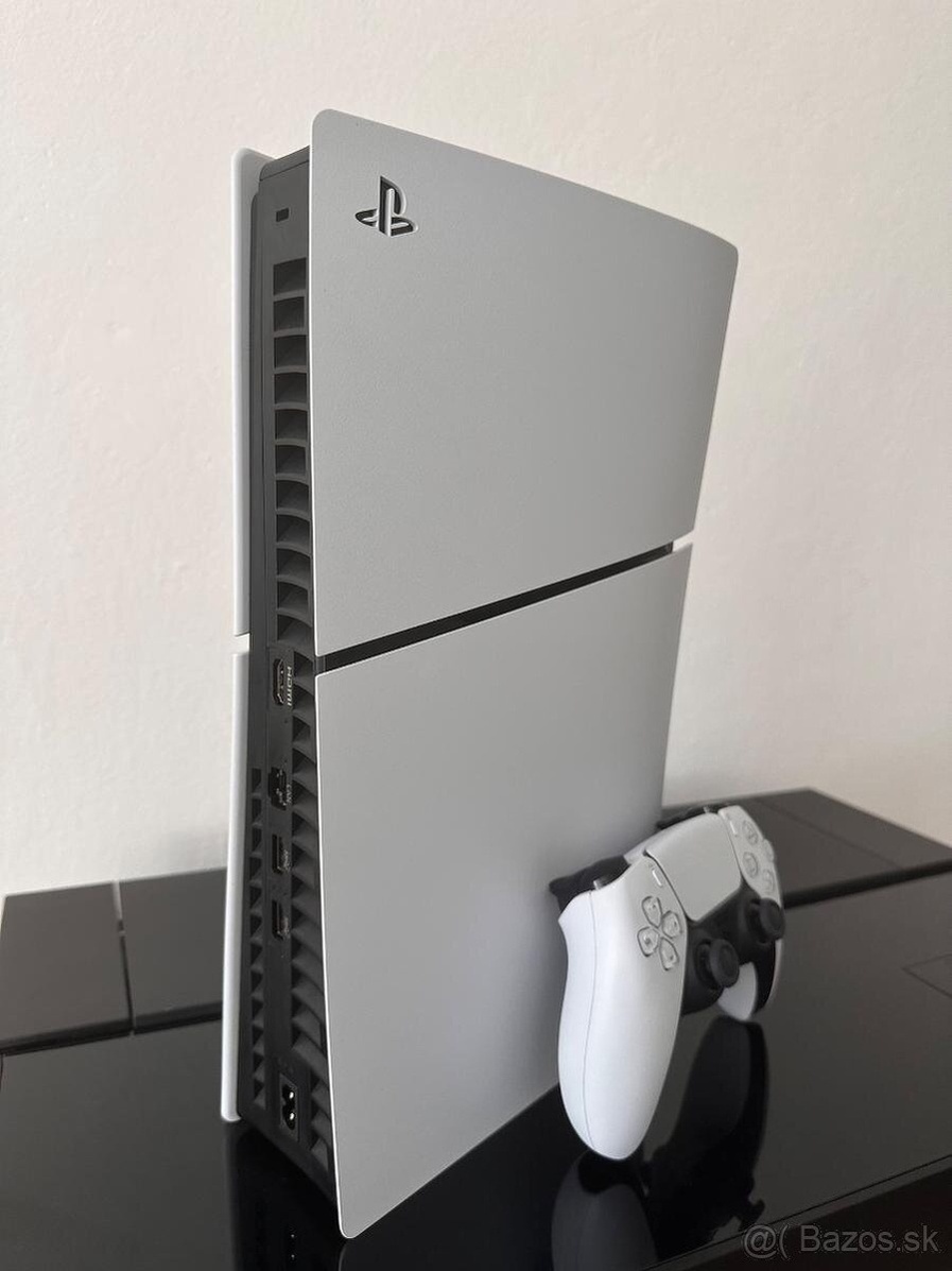Playstation 5 slim 1TB v zaruke - 2