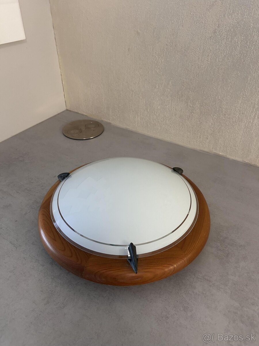 Nástenné svietidlo a nočná lampa . - 2
