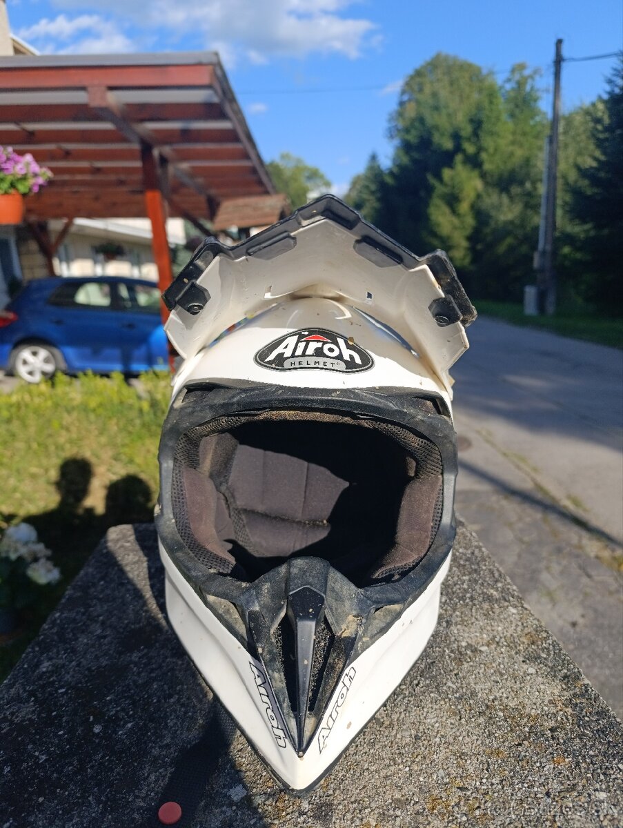 Prilba Airoh