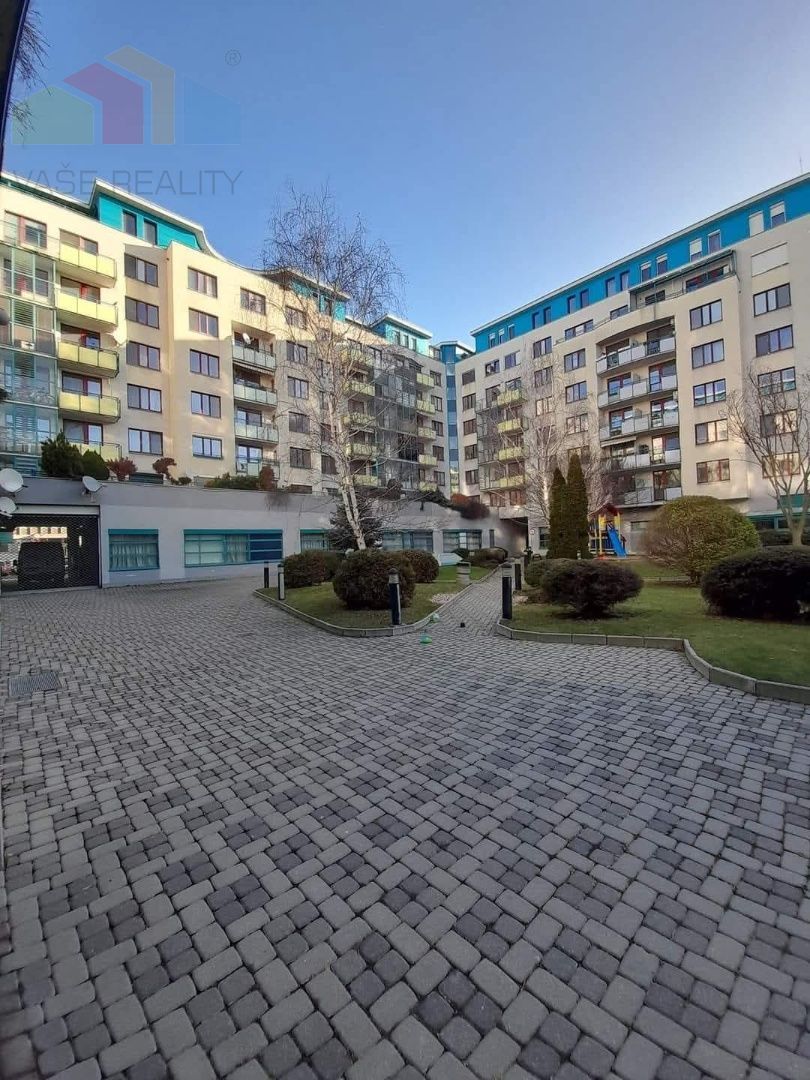 Na predaj obchodný priestor v polyfunkčnej budove, Vajnorská - 2