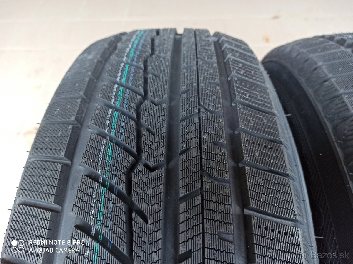zimne pneu 215/65 R17 - 2